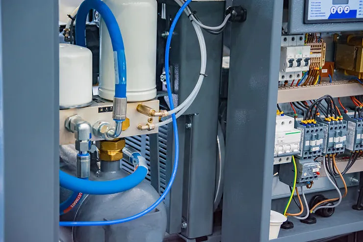 Compressed air equipment in a cold industrial environment